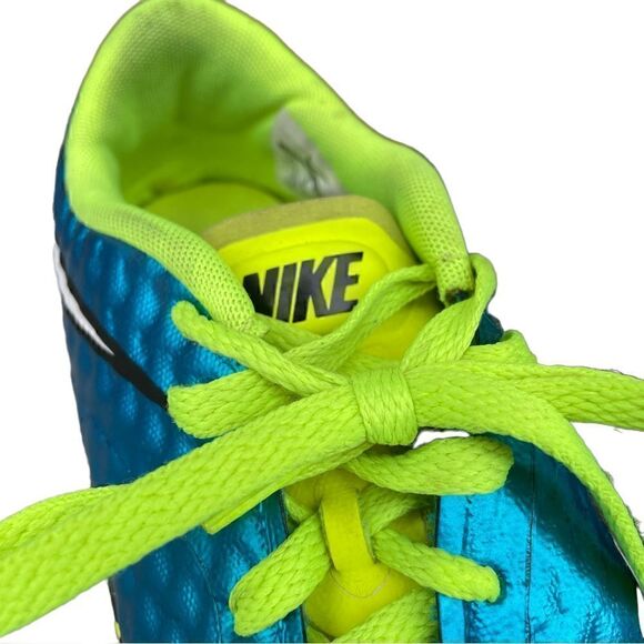 𝅺nike Metallic Blue and Neon Green Predator Shiny Sneakers - Picture 4 of 9